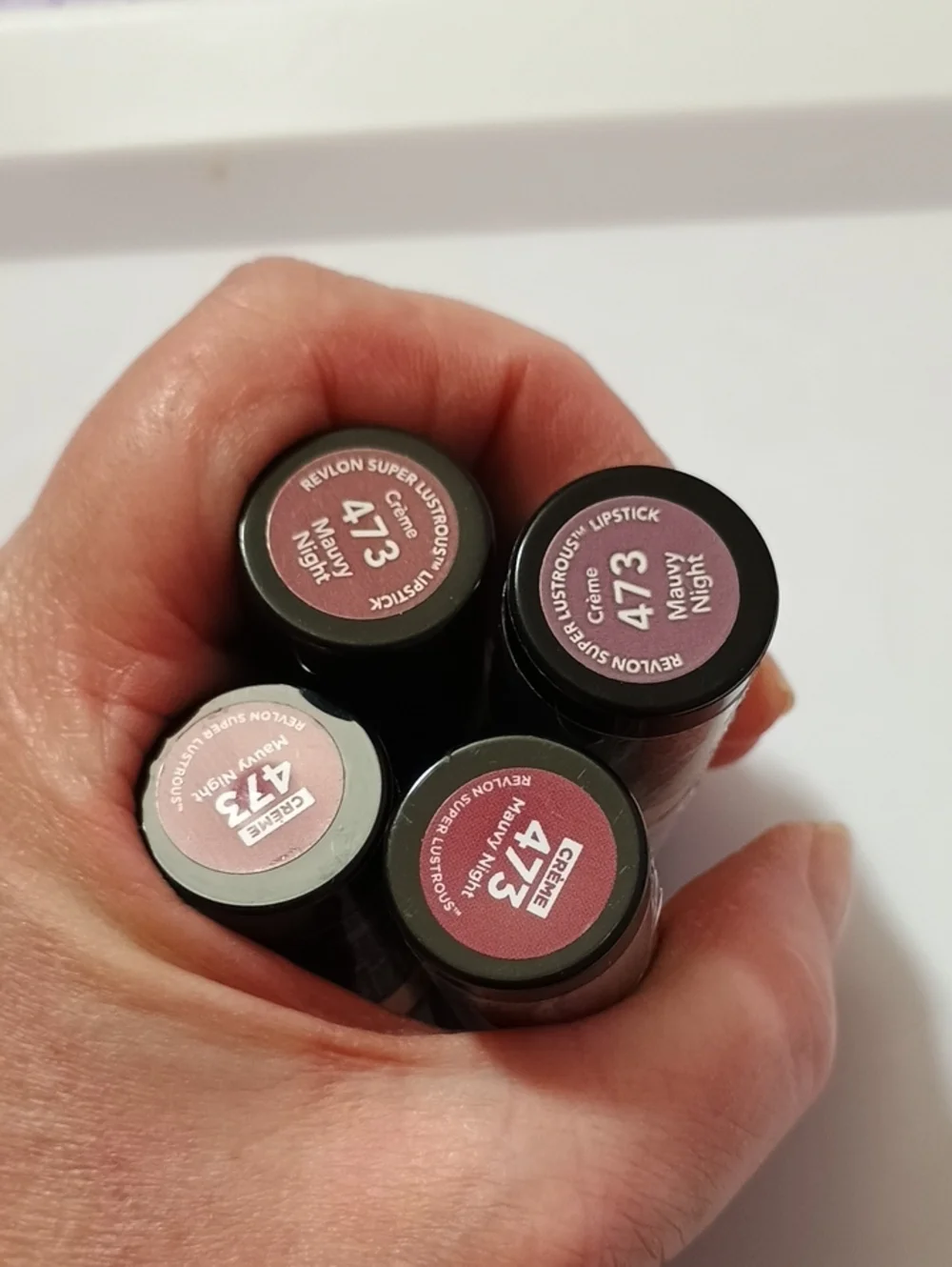 4 x Revlon Lipstick, Super Lustrous, Creamy Formula 473 Mauvy Night